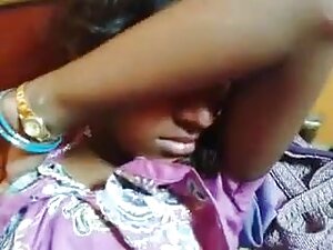 अपनी पत्नी के दूर से ...