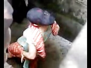 प्रेरित १ सेक्सी मूव ...